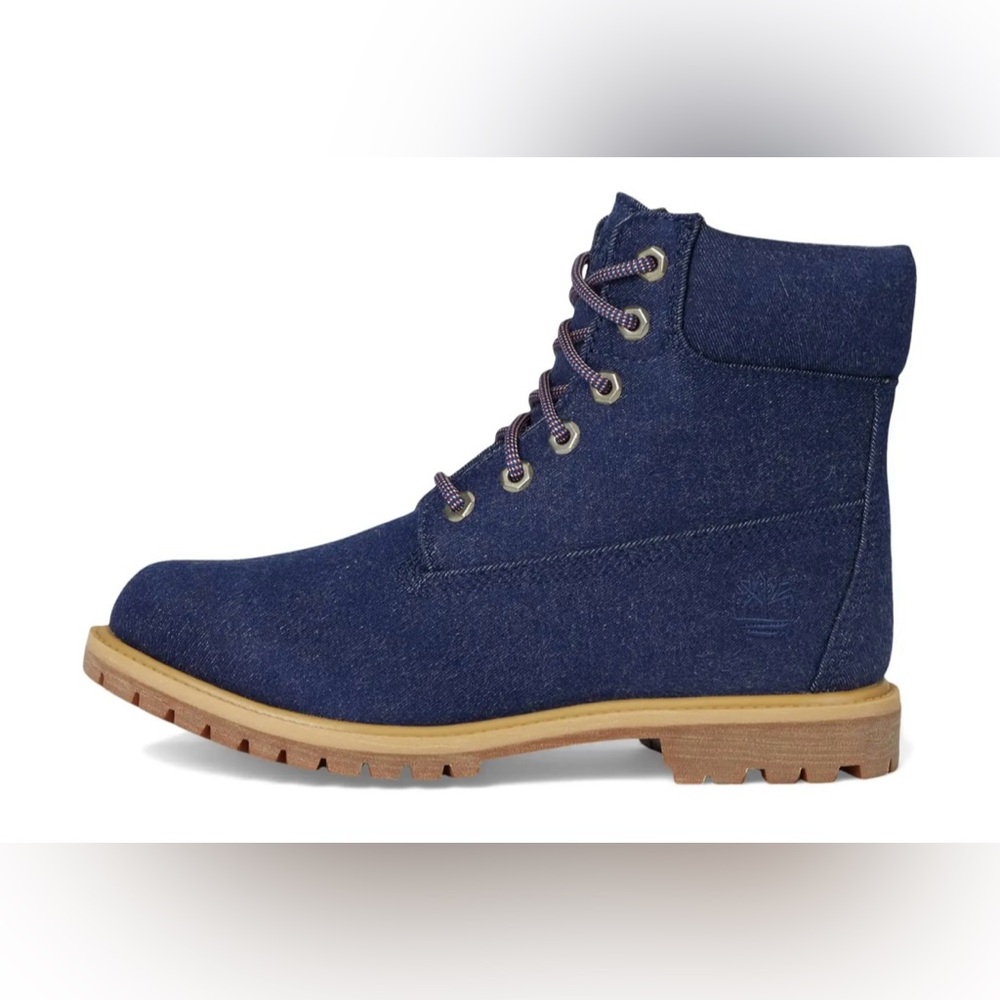 Timberland 6” Premium Blue Denim Boots Women’s 7 (New in Box)